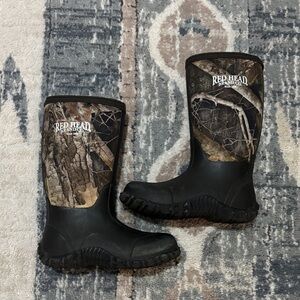 RedHead Black and Camo Boys Outdoor Neoprene Waterproof Boots